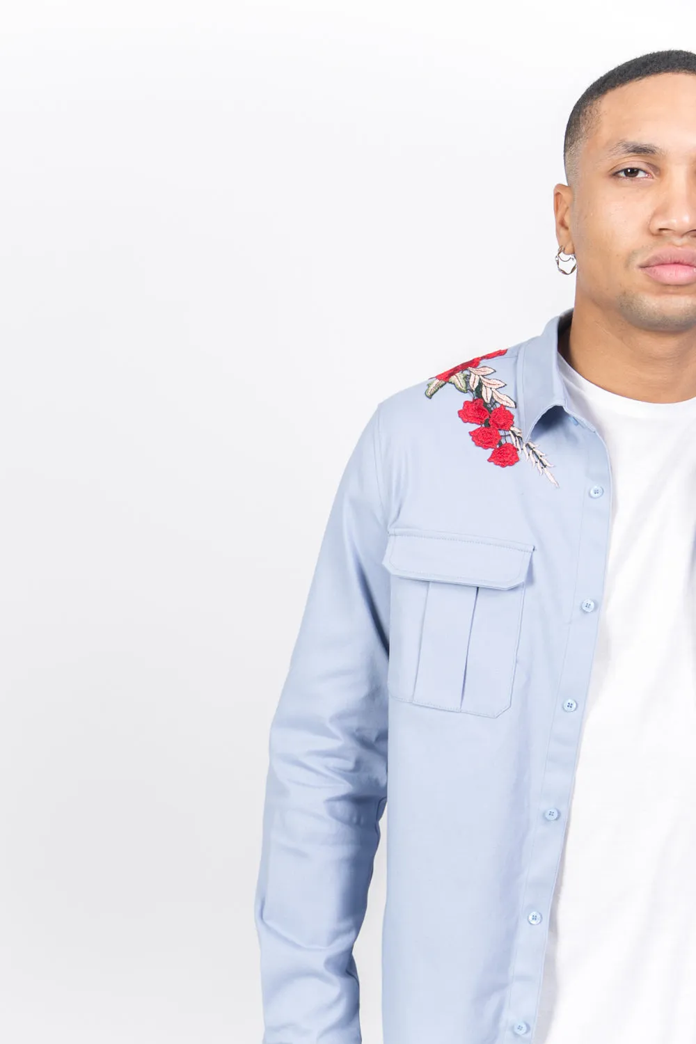 Chemise broderie roses bleu